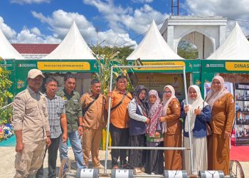 Kegiatan pengenalan PM-AAS yang berlangsung di area pameran pembangunan HUT Nagan Raya yang berlangsung sejak 19 sampai 21 Juli 2026 ini, mendapat perhatian besar dari masyarakat, khususnya petani, penyuluh pertanian, kelompok tani, serta generasi muda yang ingin mengetahui perkembangan teknologi pertanian modern.