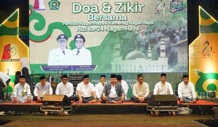 Kantor Kementerian Agama (Kemenag) Kabupaten Nagan Raya menggelar zikir dan doa bersama pada malam hari di Alun-alun Suka Makmue, Senin, 20 Juli 2026.
