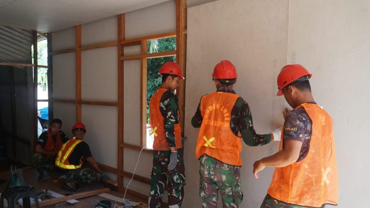 Satgas TMMD Reguler Ke-129 TA 2026 Kodim 1011/Kuala Kapuas bersama masyarakat terus menggenjot pengerjaan sasaran fisik berupa peningkatan badan jalan.