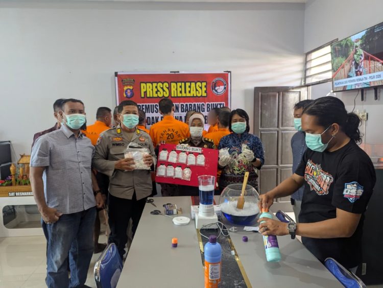 Pemusnahan barang bukti digelar di ruang Satresnarkoba Polresta Palangka Raya, Jalan Tjilik Riwut Km. 3,5, Kota Palangka Raya, Kalimantan Tengah, yang dipimpin oleh Kasatresnarkoba, AKP Yonika Winner Te’dang, S.T., Kamis (23/7/2026) siang.