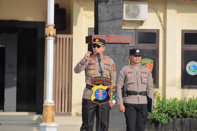 Kapolres Seruyan memimpin apel pagi jam pimpinan pada Senin (27/7/2026) pukul 07.30 WIB yang dilaksanakan di halaman Mapolres Seruyan.
