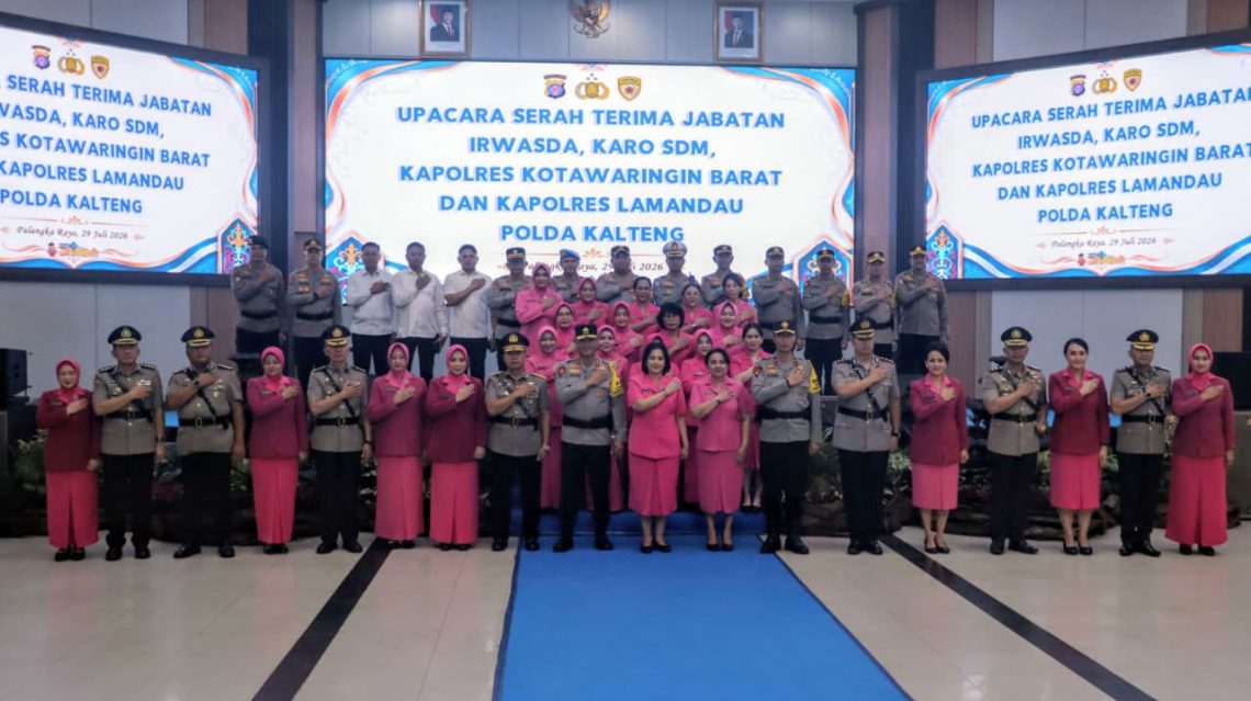 Kapolresta Palangka Raya, Kombes Pol. Dedy Supriadi, S.I.K., M.H. menghadiri Upacara Serah Terima Jabatan (Sertijab) yang digelar dalam rangka pergantian sejumlah pejabat utama Polda Kalteng dan Kapolres jajaran.