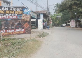 Jeritan Warga Tertuang Pada Spanduk