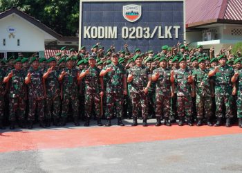 Komandan Korem (Danrem) 022/Pantai Timur Kolonel Inf Sandi Kamidianto, S.I.P., M.I.P., mendampingi Pangdam I/Bukit Barisan Mayjen TNI Hendy Antariksa dalam kunjungan kerja ke Markas Kodim 0203/Langkat,