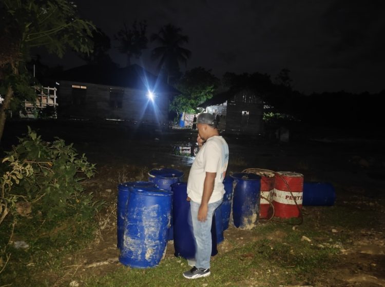 Di pimpin langsung oleh AKP Muhammad Rizal, S.E., S.H., M.H. melalui jajaran Satreskrim, petugas berhasil mengamankan sekitar 2.000 liter BBM yang diduga merupakan Bio Solar bersubsidi di wilayah Kecamatan Beutong, Kabupaten Nagan Raya, Jumat (3/7/2026) dini hari.
