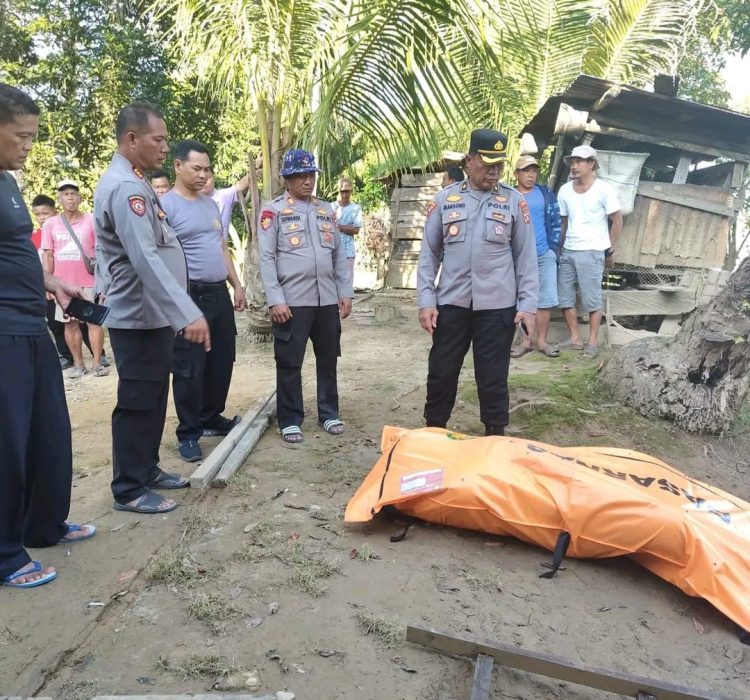 Bripda Nopandri Ramadhana, anggota Satresnarkoba Polres Katingan yang hilang saat operasi penangkapan terduga bandar sabu, ditemukan dalam kondisi meninggal dunia. Jenazah korban ditemukan mengapung di Sungai Katingan, kawasan Desa Tumbang Lahang, Kabupaten Katingan, Sabtu (4/7/2026), sebelum dievakuasi oleh tim gabungan.