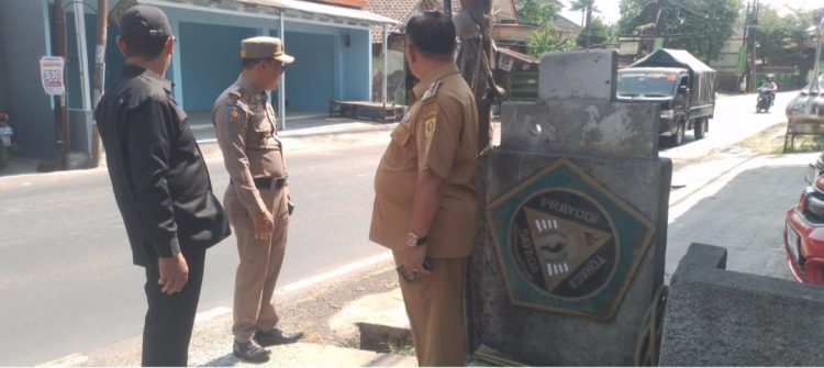 Meninjau Perbatasan Kecamatan Jonggol Dan Kecamatan Cibarusa oleh Kades & MP Satpol PP Guna Pembangunan Tugu Perbatasan ( Tegar Beriman )