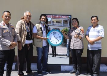 Pertemuan hangat berlangsung antara Tim Trisula Integritas dengan Kapolres Samosir Rina Sry Nirwana Tarigan di Mapolres Samosir, Kamis (30/7/25).