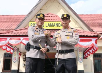 Polres Lamandau menggelar acara pisah sambut Kapolres Lamandau pada Jumat (31/07/2026) sebagai bentuk penghormatan kepada pejabat lama sekaligus penyambutan pejabat baru dalam suasana penuh keakraban dan kekeluargaan.