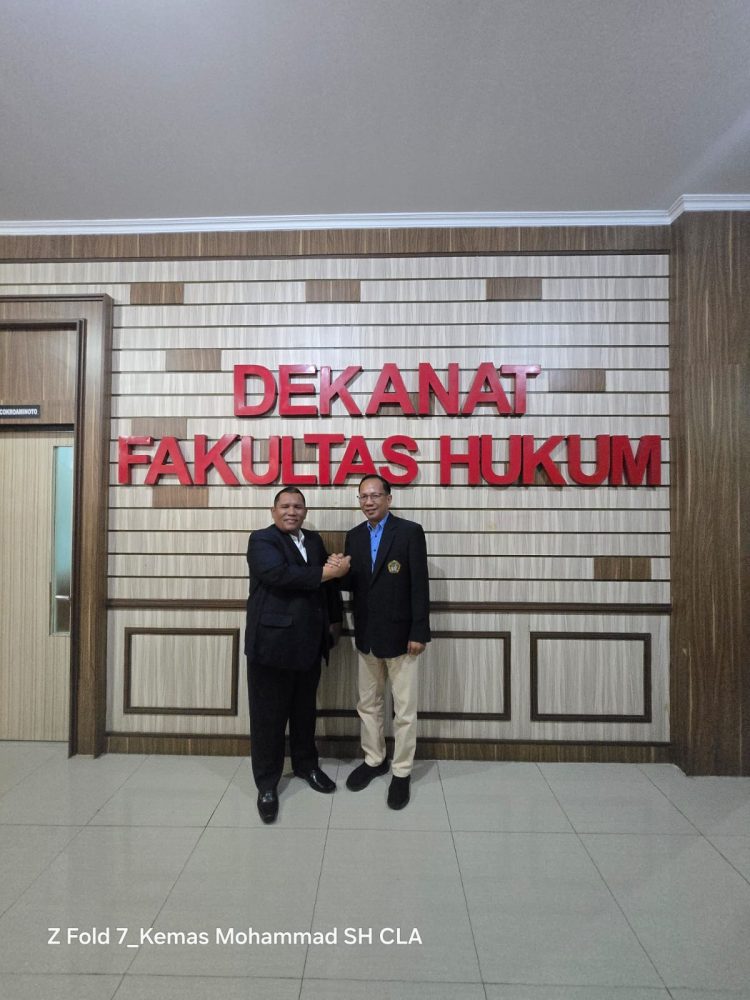Ketua Umum Perkumpulan Advocaten Indonesia (PAI) Sultan Junaidi menyatakan penolakan tegas terhadap usulan pembentukan Dewan Advokat Nasional (DAN) dalam draf revisi Undang-Undang Nomor 18 Tahun 2003 tentang Advokat.