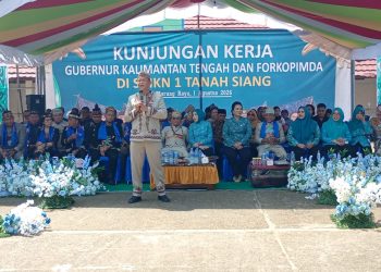 Kapolda Kalimantan Tengah Irjen Pol Iwan Kurniawan memberikan motivasi kepada para pelajar saat mengunjungi SMKN 1 Tanah Siang, Kabupaten Murung Raya, usai menghadiri peringatan Hari Ulang Tahun ke-24 Kabupaten Murung Raya, Sabtu (1/8/2026).
