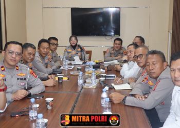 Kapolres Ogan Ilir AKBP Rizka Aprianti, S.H., S.I.K., M.H. memimpin kegiatan Coffee Morning bersama jajaran Polres Ogan Ilir yang dilaksanakan di Ruang Digital Vidcon Polres Ogan Ilir, Senin (3/8/2026) mulai pukul 08.00 WIB hingga selesai.