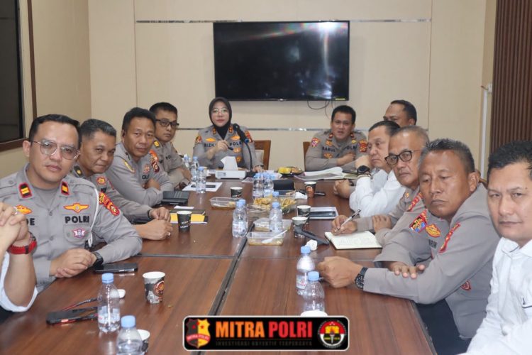 Kapolres Ogan Ilir AKBP Rizka Aprianti, S.H., S.I.K., M.H. memimpin kegiatan Coffee Morning bersama jajaran Polres Ogan Ilir yang dilaksanakan di Ruang Digital Vidcon Polres Ogan Ilir, Senin (3/8/2026) mulai pukul 08.00 WIB hingga selesai.