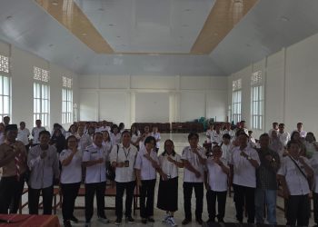 Musyawarah Kerja Kepala Sekolah (MKKS) SMP Kabupaten Simalungun mengundang Ketua Umum KPKM RI, Hunter D. Samosir, bersama panitia Ricardo Nainggolan untuk memaparkan secara langsung konsep, tujuan, serta mekanisme pelaksanaan LCC kepada seluruh Kepala SMP negeri dan swasta se-Kabupaten Simalungun.