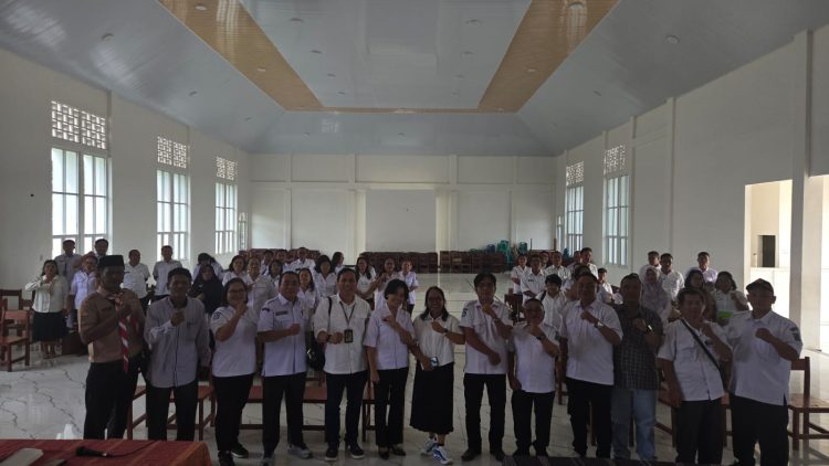 Musyawarah Kerja Kepala Sekolah (MKKS) SMP Kabupaten Simalungun mengundang Ketua Umum KPKM RI, Hunter D. Samosir, bersama panitia Ricardo Nainggolan untuk memaparkan secara langsung konsep, tujuan, serta mekanisme pelaksanaan LCC kepada seluruh Kepala SMP negeri dan swasta se-Kabupaten Simalungun.