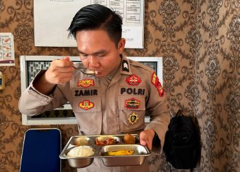 Seksi Kedokteran dan Kesehatan (Sidokkes) Polres Ogan Ilir melaksanakan kegiatan Food Security terhadap makanan Program Makan Bergizi Gratis (MBG) yang diproduksi oleh Satuan Pelayanan Pemenuhan Gizi (SPPG) Polres Ogan Ilir, Kamis (06/08/2026) mulai pukul 07.00 WIB di Klinik Polres Ogan Ilir.