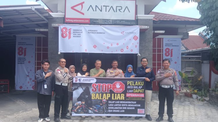 dialog interaktif yang dilakukan oleh Kasatlantas, Kompol Hermanto, S.H. bersama ANTARA News Biro Kalteng yang berkantor di kawasan Jalan RTA Milono, Kota Palangka Raya, Kalimantan Tengah, Kamis (6/8/2026) pagi. 