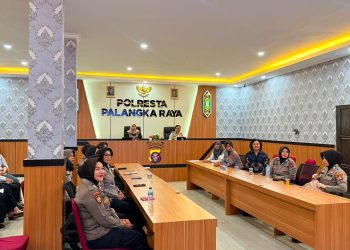 Kegiatan yang berlangsung di Aula Rupatama Polresta Palangka Raya tersebut menjadi sarana untuk memberikan pemahaman serta motivasi kepada Polwan dan ASN wanita dalam menghadapi tantangan tugas ke depan.