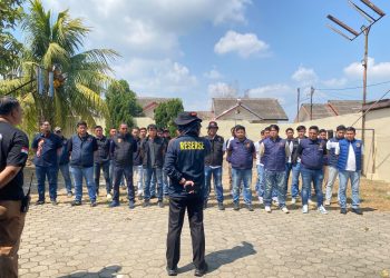 Kapolres Ogan Ilir melaksanakan apel bersama personel Satreskrim, Satintelkam, Unit Reskrim dan Unit Intelkam Polsek Indralaya serta Polsek Pemulutan.