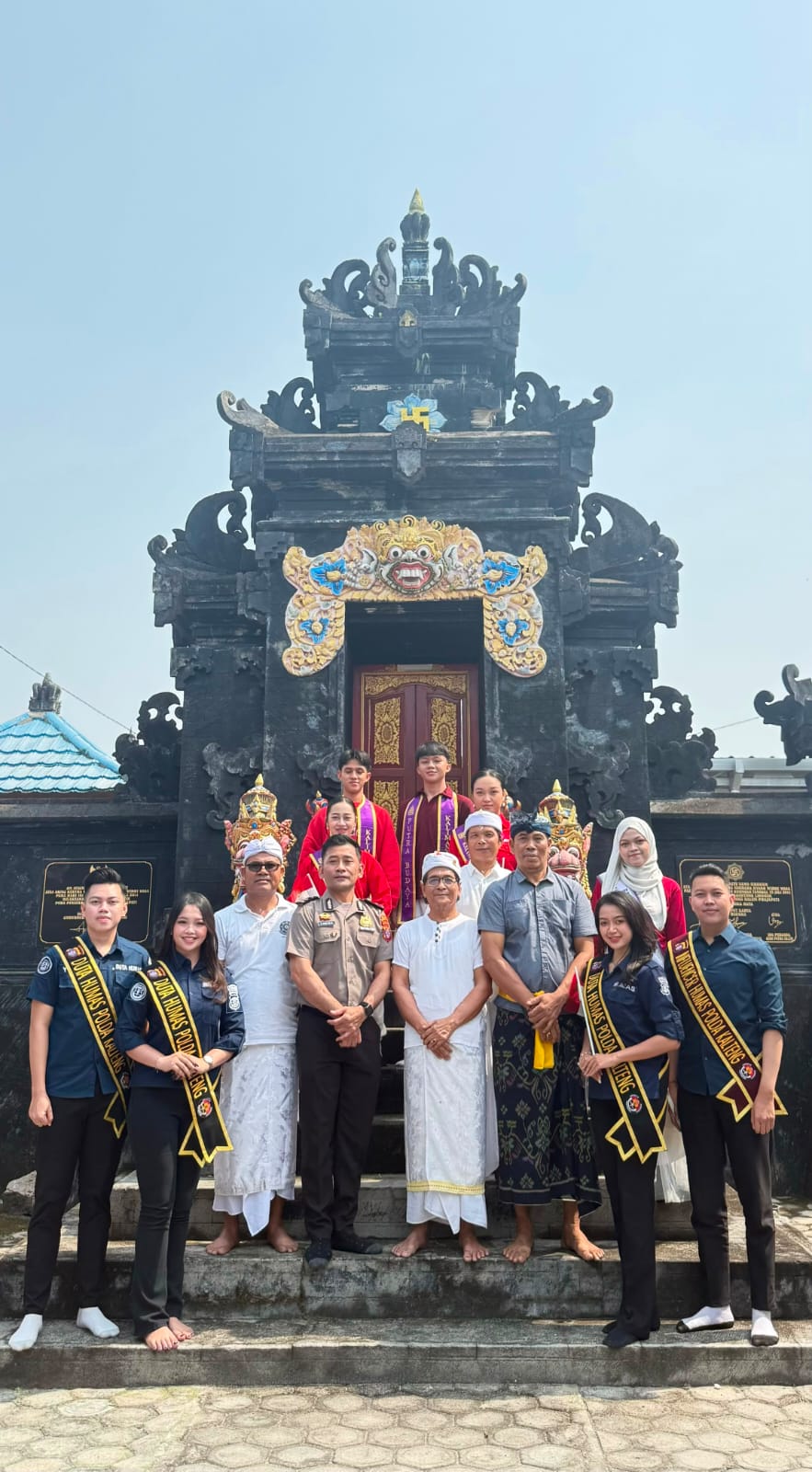 Polda Kalimantan Tengah memperkuat semangat toleransi dan kepedulian sosial melalui kegiatan anjangsana ke sejumlah tempat ibadah dan Panti Asuhan Maria Ines dalam rangka HUT ke-81 Kemerdekaan Republik Indonesia, Minggu (9/8/2026).