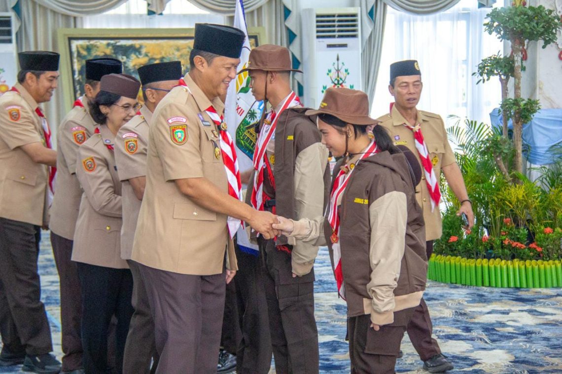 Kapolda Kalimantan Tengah (Kalteng) Irjen Pol Iwan Kurniawan menghadiri upacara pelepasan Kontingen Jambore Nasional XII Kwartir Daerah Gerakan Pramuka Kalteng untuk mengikuti Jambore Nasional XII di Bumi Perkemahan dan Graha Wisata Pramuka Cibubur, Jakarta Timur.