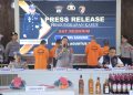 Press release dimulai sekitar pukul 10.00 WIB dan dipimpin langsung Kapolres Samosir AKBP Rina Sry Nirwana Tarigan, S.I.K., M.H. Kegiatan turut dihadiri jajaran Pejabat Utama (PJU) Polres Samosir serta insan pers.