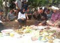 Kades Euis Sujana,S.DS mengikuti secara seksama acara syukuran bumi