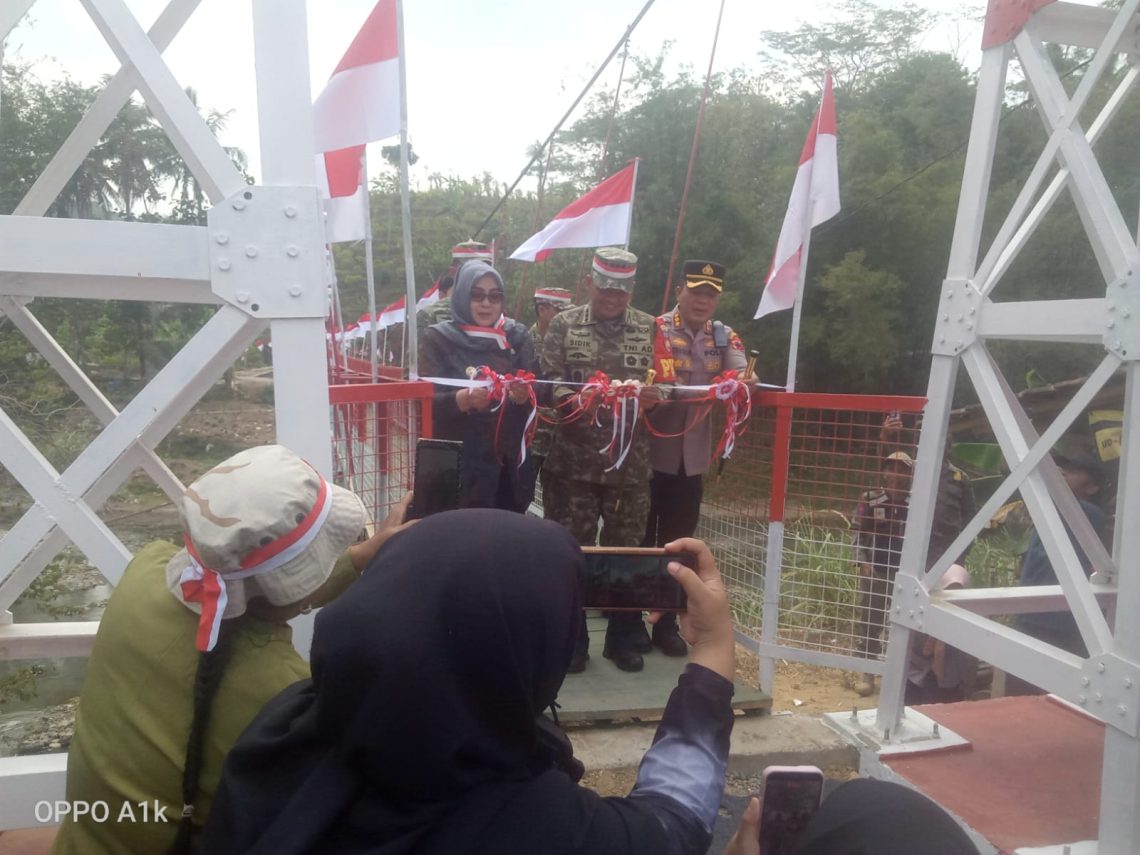 Kegiatan tersebut dihadiri Danrem 071/Wijayakusuma Kolonel Inf Sidik Wiyono, S.H., M.Han., beserta jajaran Forkopimda. Turut hadir Kapolres Banyumas, Dandim 0701/Banyumas beserta jajaran, Kepala Desa Darmakradenan beserta perangkat desa, tokoh masyarakat, Karang Taruna, serta warga Desa Darmakradenan.