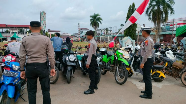 Polres Seruyan melaksanakan pengamanan Turnamen Sepak Bola Piala Bupati Cup Tahun 2026 Kabupaten Seruyan yang berlangsung di Lapangan Gagah Lurus Kuala Pembuang, Kamis (13/08/2026).