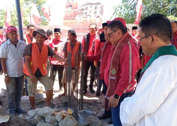 Peletakan batu pertama pembangunan Kantor DPC PDI Perjuangan Kabupaten Samosir, Sabtu (15/8/2026).
