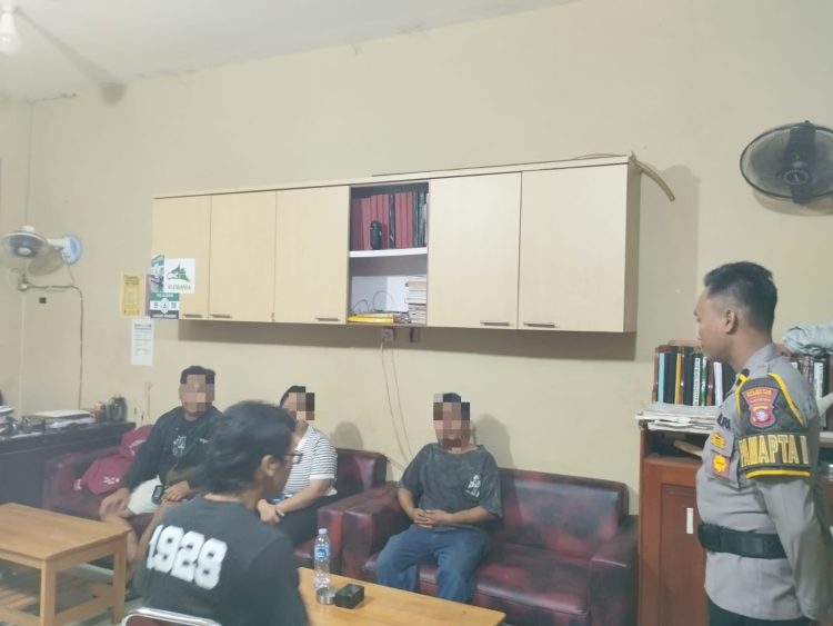 Pamapta I SPKT Polresta Palangka Raya bersama piket Patmor dan piket fungsi merespons laporan masyarakat melalui layanan Call Center Polri 110 terkait dugaan penipuan atau penggelapan di Jalan Kecipir, Kelurahan Panarung, Kecamatan Pahandut.