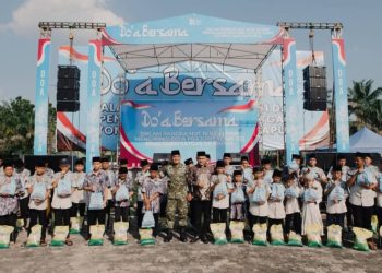 Pebriyan Winaldi, Direktur PT Green Palma Riau Jaya, sekaligus Ketua DPP Elang 3 Hambalang Riau menghadirkan kegiatan sosial bertajuk “Berkah Kemerdekaan, Menebarkan Kebaikan” dengan membagikan 1.000 paket sembako dan 1.000 karung beras kepada masyarakat Kampar.