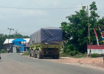Aktivitas angkutan batu bara yang melintas di ruas jalan negara dari wilayah Kabupaten Katingan menuju Kabupaten Kotawaringin Timur (Kotim), Kalimantan Tengah, menuai keresahan masyarakat. Rabu 19/08/2026.
