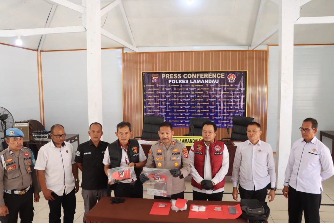 Jajaran Polres Lamandau berhasil mengamankan 10 unit kendaraan roda dua serta barang bukti narkotika jenis sabu dengan berat kotor 1.216,19 gram atau sekitar 1,2 kilogram Rabu (19/08/2026).