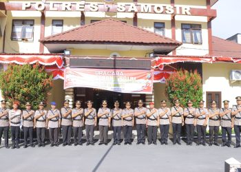 Kepolisian Resor (Polres) Samosir menggelar Upacara Peringatan Hari Juang Polri Tahun 2026 di Lapangan Apel Mako Polres Samosir, Jumat (21/8/2026) pagi.