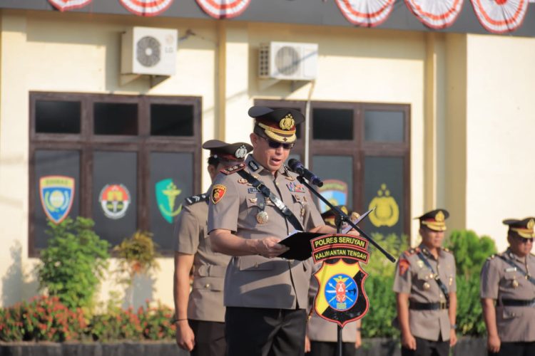 Kapolres Seruyan AKBP Beddy Suwendi, S.H., S.I.K. memimpin Upacara Hari Juang Polri yang dilaksanakan di lingkungan Polres Seruyan, Jumat (21/08/2026).