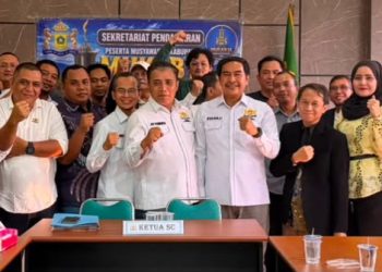 Dr , Ir. Sulhajji Jompa, M.Sc. resmi mengembalikan formulir pendaftaran sebagai calon Ketua Kamar Dagang dan Industri (KADIN) Kabupaten Bogor.