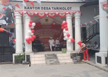 Pak Kades H.Kurniawan,S.Sos.,M.Si dan Ibu Ketua PKK Desa Tarikolot Puspa Dewi Kumalasari