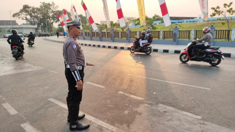 Satlantas Polresta Palangka Raya, Polda Kalteng di pagi hari demi menjaga keamanan, keselamatan, ketertiban dan kelancaran (kamseltibcar) lalu lintas di wilayahnya. 