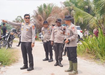 Kapolda Kalimantan Tengah Irjen Pol. Iwan Kurniawan, S.I.K., M.Si., bersama Dansatbrimob Polda Kalteng Kombes Pol. Dieno Hendro Widodo, S.I.K., M.H., PJU Polda Kalteng, personel gabungan Satbrimob Polda Kalteng dan Ditsamapta Polda Kalteng serta tim relawan melaksanakan patroli dan pemantauan Karhutla di sejumlah wilayah Kota Palangka Raya, Senin (24/8/2026).