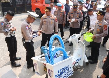 Kapolres Kotim AKBP Resky Maulana Zulkarnain, S.H., S.I.K., M.H. memimpin langsung Pengecekan Kesiapan Penanganan Karhutla di Halaman Mapolres Kotim, pada Senin pagi (25/08/2026).