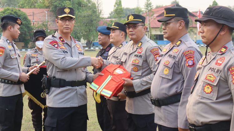 jajaran menerima dukungan dua hal penting, yakni personel Bantuan Kendali Operasi (BKO) Satgas Edukasi Karhutla dari Lembaga Pendidikan dan Pelatihan (Lemdiklat) Polri serta bantuan sarana dan prasarana penanganan Karhutla dari Kapolri. Jumat (28/8/2026)