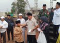 Pembagian Santunan Kades Didampingi H.Deden