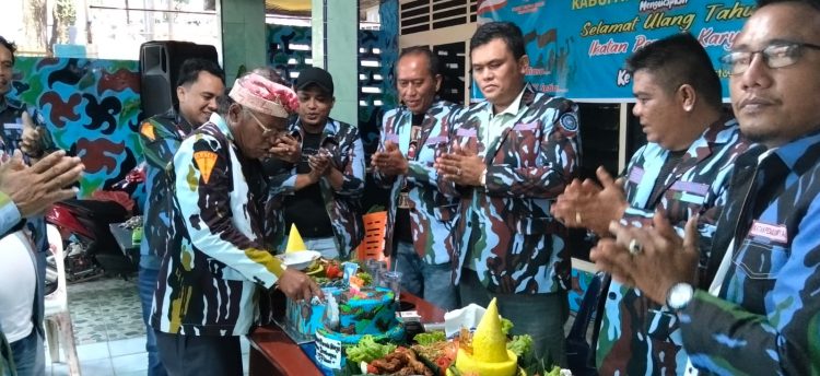 PENGURUS, kader dan simpatisan DPD IPK Kabupaten Simalungun merayakan HUT ke-57 (28 Agustus 1967 - 28 Agustus 2026) Ikatan Pemuda Karya (IPK) di sekretariat Jalan Sangnauwaluh, Kota Pematangsiantar, Jumat (28/8/2026).