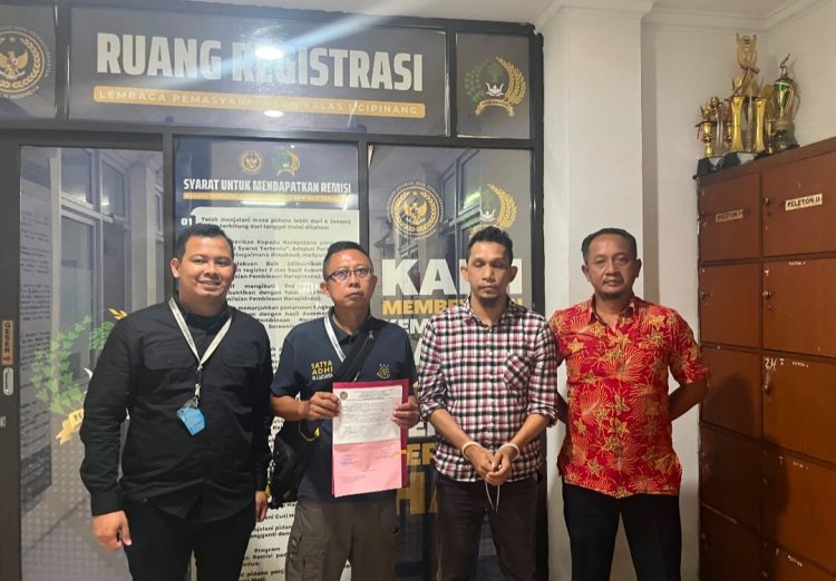 Kejaksaan Negeri Pematangsiantar melalui Jaksa Eksekutor Lamhot Efrikson Siburian, S.H., pada Jumat (31/7/2026), resmi melaksanakan eksekusi terhadap terpidana setelah sebelumnya diamankan oleh Tim Tangkap Buronan (Tabur).