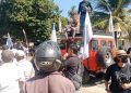 Puluhan massa yang mengatasnamakan Aliansi Peduli Sungai Asahan (APSA) menggelar aksi unjuk rasa dengan menggunakan mobil komando dan membentang poster-poster tuntutan di depan Pabrik Kelapa Sawit (PKS) PT. Argo Serasi Lestari (ASL) Rahuning, Kecamatan Rahuning, Kabupaten Asahan, Kamis (6/8/26).