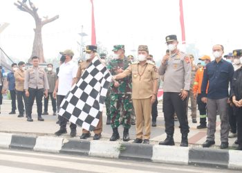 Apresiasi tersebut disampaikan langsung Kapolda Kalteng usai mengikuti apel gabungan satgas lenanganan karhutla yang digelar di Rumah Jabatan Gubernur Kalteng, Senin (31/8/2026).