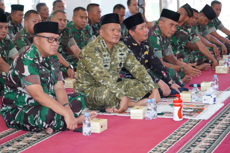 keluarga besar Korem 071/Wijayakusuma menggelar Maulid Nabi Muhammad SAW dan doa bersama lintas agama, Selasa (1/9/2026).