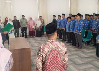 Kepala Kantor Wilayah Kementerian Agama Provinsi Aceh, Drs H Azhari MSi, melantik dan mengukuhkan 70 pejabat fungsional di lingkungan Kementerian Agama Provinsi Aceh, Rabu, 2 September 2026.