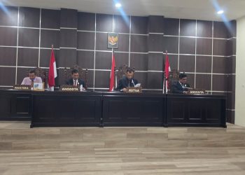 Sidang sengketa informasi yang berlangsung di Komisi Informasi Aceh (KIA) terpaksa ditunda dan akan dilanjutkan sekitar dua pekan mendatang.